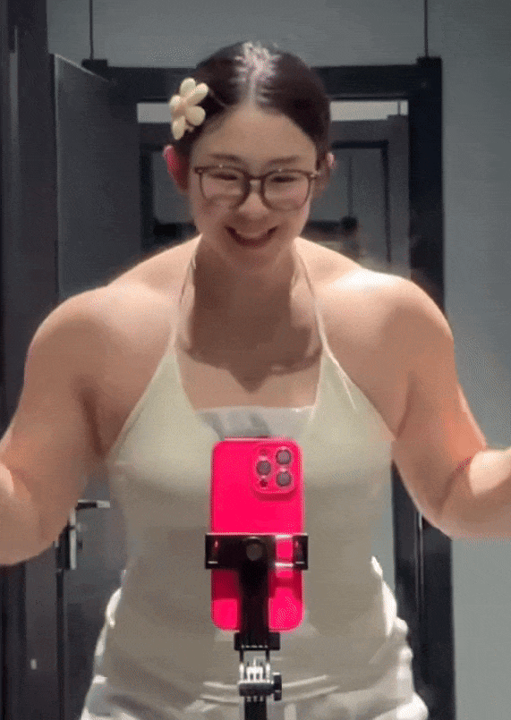 Cô gái visual xinh như công chúa nhưng nhìn xuống bên dưới thì choáng váng- Ảnh 1.