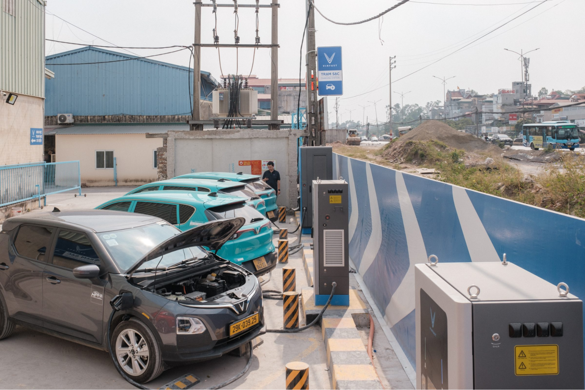 Hạ tầng sạc lên ngôi: thời của EV/PHEV, hồi kết của xe xăng dầu?- Ảnh 4. Hạ tầng sạc lên ngôi: thời của EV/PHEV, hồi kết của xe xăng dầu?- Ảnh 4.