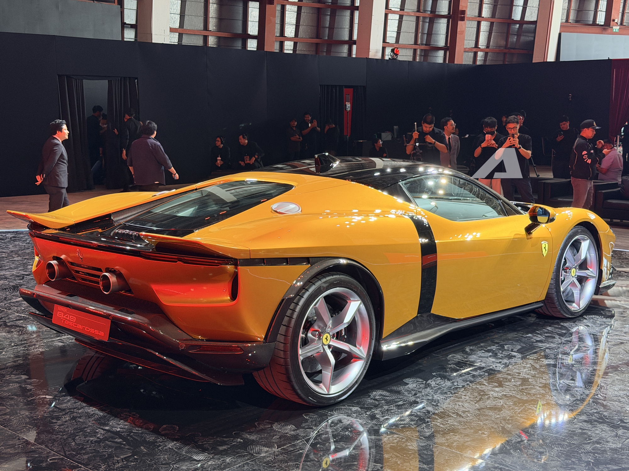 Sang Thái xem Ferrari 849 Testarossa về Việt Nam năm sau: Giá từ 35 tỷ đồng, số lượng giới hạn, đã có khách Việt đầu tiên đặt mua- Ảnh 3. Sang Thái xem Ferrari 849 Testarossa về Việt Nam năm sau: Giá từ 35 tỷ đồng, số lượng giới hạn, đã có khách Việt đầu tiên đặt mua- Ảnh 3.