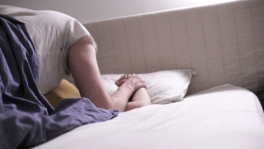 Trong lúc chụp ảnh cưới mở điện thoại chồng ra xem rồi nhìn thấy đoạn video không thể tin nổi của anh và người quen- Ảnh 2.