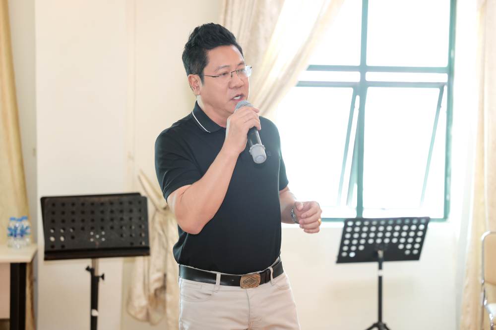 Dàn nghệ sĩ viếng mộ GS.NSND Trung Kiên, tiết lộ về sự “xuất hiện” của cố nghệ sĩ tại Lời ca còn mãi- Ảnh 3. Dàn nghệ sĩ viếng mộ GS.NSND Trung Kiên, tiết lộ về sự “xuất hiện” của cố nghệ sĩ tại Lời ca còn mãi- Ảnh 3.