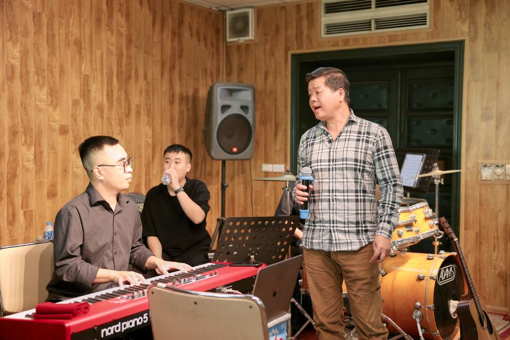 Dàn nghệ sĩ viếng mộ GS.NSND Trung Kiên, tiết lộ về sự “xuất hiện” của cố nghệ sĩ tại Lời ca còn mãi- Ảnh 2. Dàn nghệ sĩ viếng mộ GS.NSND Trung Kiên, tiết lộ về sự “xuất hiện” của cố nghệ sĩ tại Lời ca còn mãi- Ảnh 2.