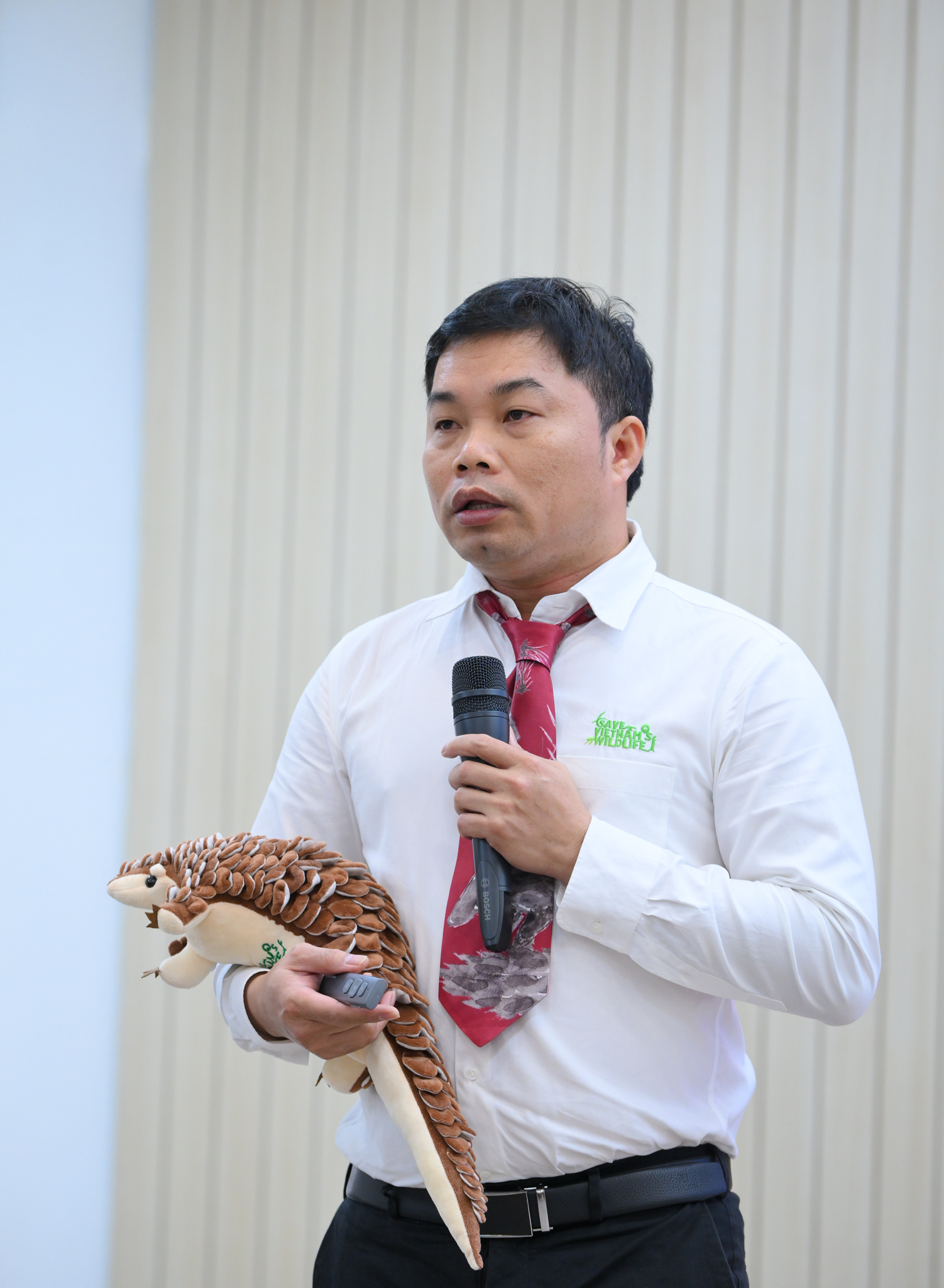 ong nguyen van thai giam doc dieu hanh trung tam bao ton dong vat hoang da tai viet nam