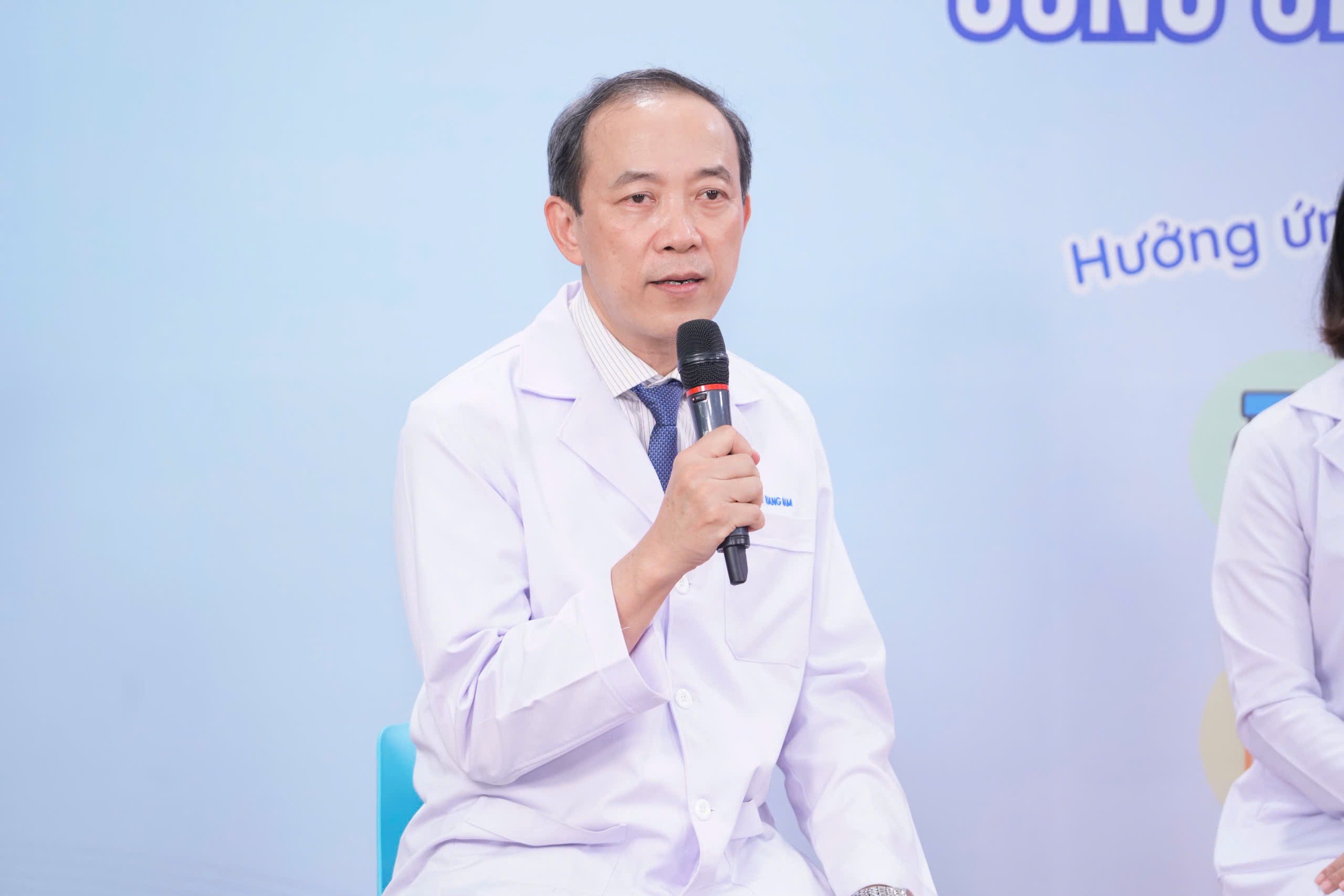 Phó giáo sư Đại học Y Dược chỉ rõ 1 việc giúp "đảo ngược" tình trạng tăng đường huyết: Ai cũng làm được- Ảnh 1. Phó giáo sư Đại học Y Dược chỉ rõ 1 việc giúp "đảo ngược" tình trạng tăng đường huyết: Ai cũng làm được- Ảnh 1.