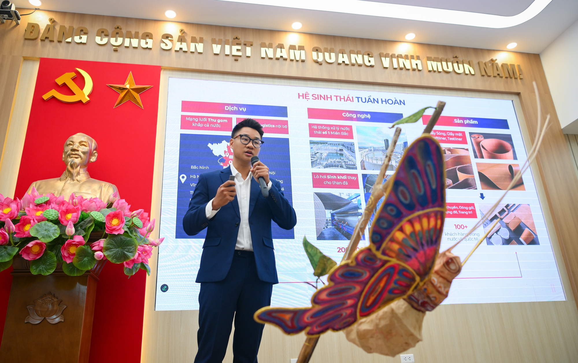 Ảnh: Hồ Ngọc Hà xuất hiện cùng Hội đồng Giám khảo trong vòng Chung kết Human Act Prize 2025- Ảnh 5.