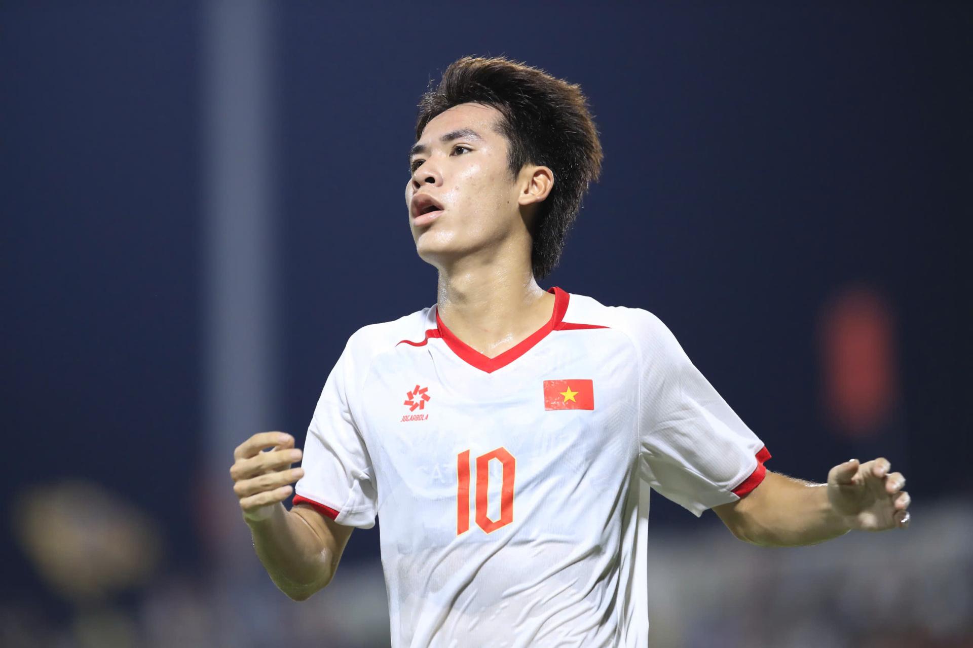 Tuyển Việt Nam chơi kiên cường trước đối thủ Trung Á, níu giữ hi vọng vô địch giải Tứ hùng- Ảnh 3. Tuyển Việt Nam chơi kiên cường trước đối thủ Trung Á, níu giữ hi vọng vô địch giải Tứ hùng- Ảnh 3.