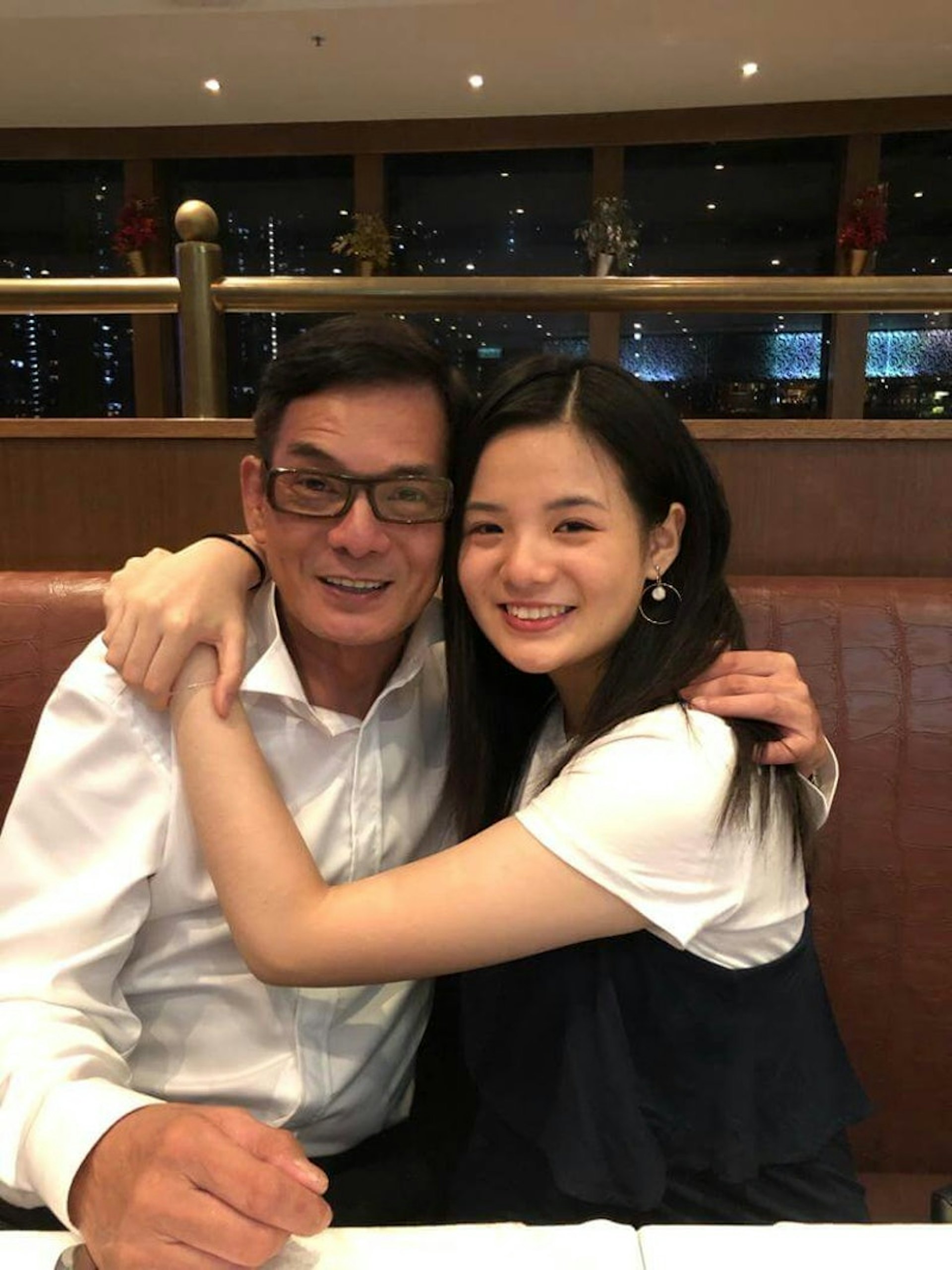 Sự hết thời của nam diễn viên phim giờ vàng: Sáng livestream ăn lẩu phân bò, tối đẩy xe bán bò viên vỉa hè- Ảnh 12. Sự hết thời của nam diễn viên phim giờ vàng: Sáng livestream ăn lẩu phân bò, tối đẩy xe bán bò viên vỉa hè- Ảnh 12.