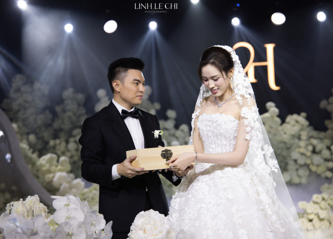 Chào mừng doanh nhân Viết Vương đến với "khu tự trị" của Hoa hậu Đỗ Hà!- Ảnh 13. Chào mừng doanh nhân Viết Vương đến với "khu tự trị" của Hoa hậu Đỗ Hà!- Ảnh 13.