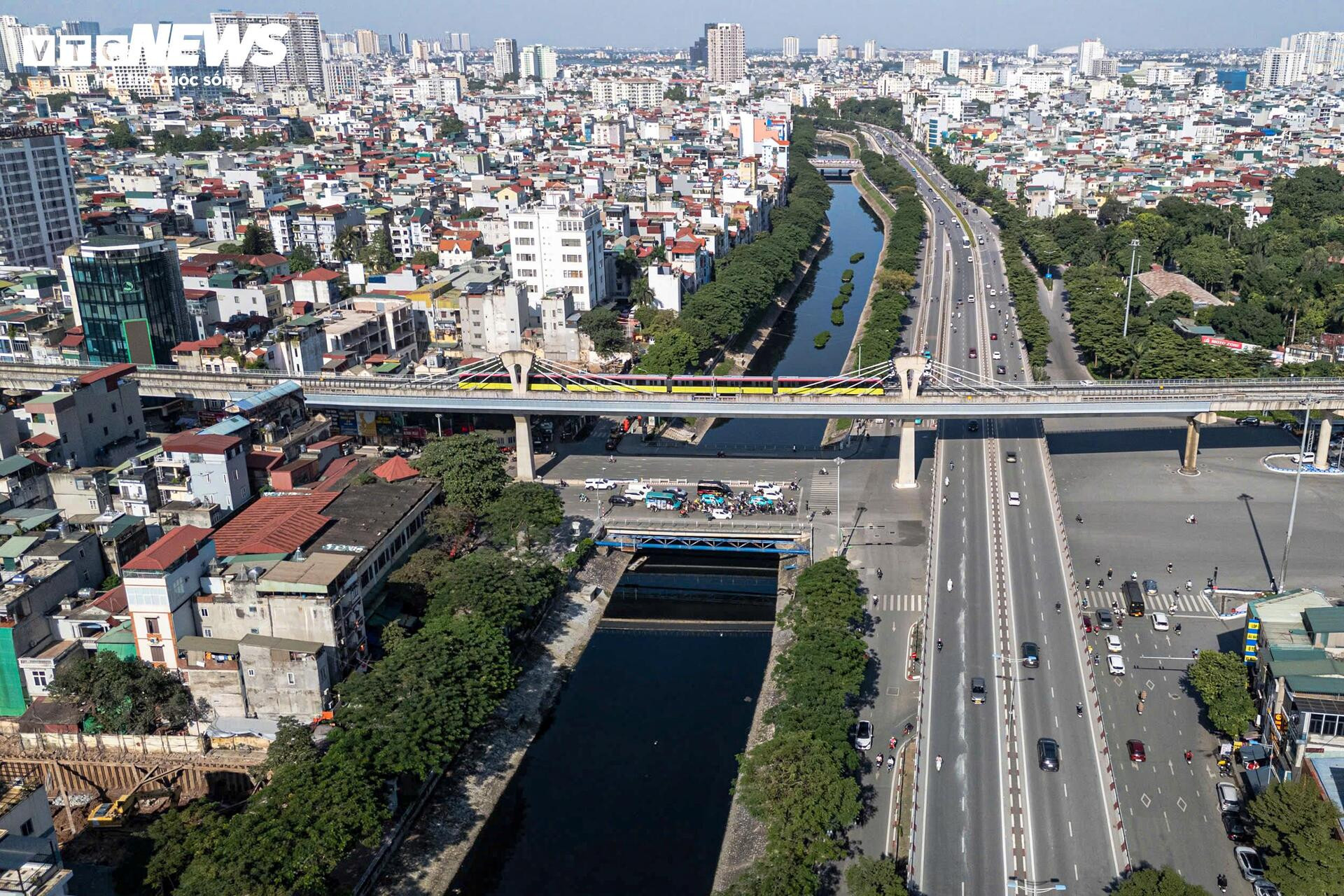 S&ocirc;ng T&ocirc; Lịch nh&igrave;n từ tr&ecirc;n cao trước khi 'lột x&aacute;c' th&agrave;nh c&ocirc;ng vi&ecirc;n xanh- Ảnh 7.