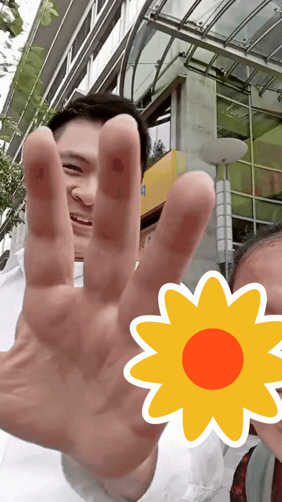 Chủ tịch Đỗ Vinh Quang - chồng Đỗ Mỹ Linh bị người lạ lao vào, dí camera cận mặt: Phản ứng khó tin!- Ảnh 1. Chủ tịch Đỗ Vinh Quang - chồng Đỗ Mỹ Linh bị người lạ lao vào, dí camera cận mặt: Phản ứng khó tin!- Ảnh 1.