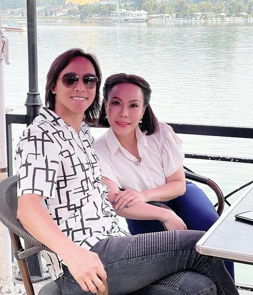 Nữ diễn viên được chồng thạc sĩ xây biệt thự 300 tỷ cho ở, thấy đàn chị không có vàng liền cho mượn- Ảnh 8.