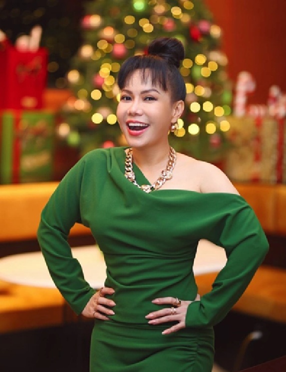 Nữ diễn viên được chồng thạc sĩ xây biệt thự 300 tỷ cho ở, thấy đàn chị không có vàng liền cho mượn- Ảnh 4.