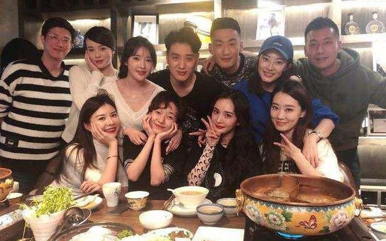 Đi họp lớp đến lúc thanh toán ai cũng trốn về, người bạn nghèo phải trả 150 triệu: Ngày hôm sau bật khóc vì 1 cảnh tượng!- Ảnh 1.