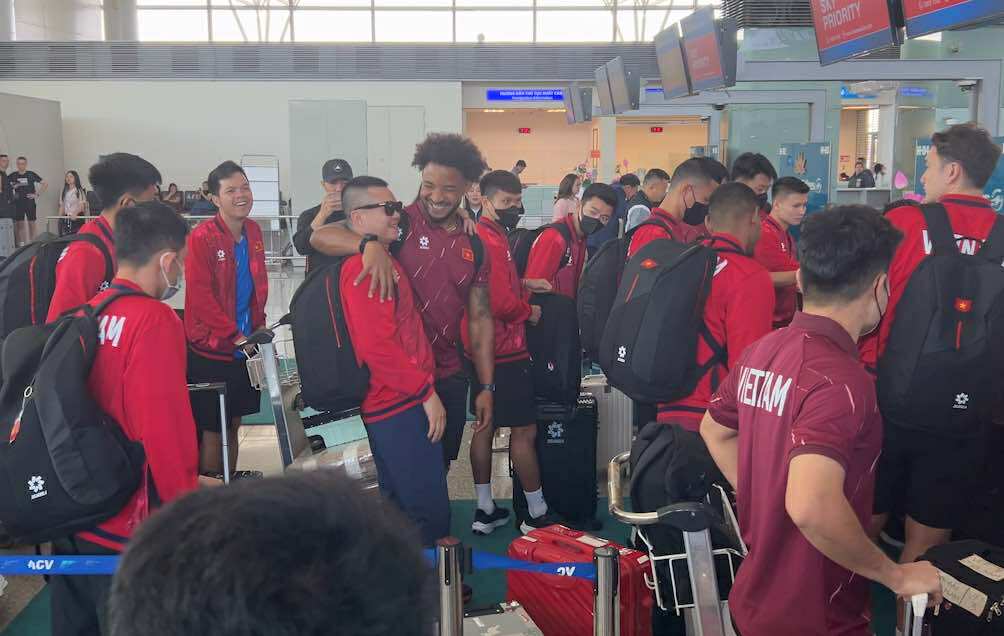 Xuân Son xuất hiện với giao diện cực ngầu, tuyển Việt Nam lên đường, sắp gieo sầu cho Malaysia?- Ảnh 3. Xuân Son xuất hiện với giao diện cực ngầu, tuyển Việt Nam lên đường, sắp gieo sầu cho Malaysia?- Ảnh 3.