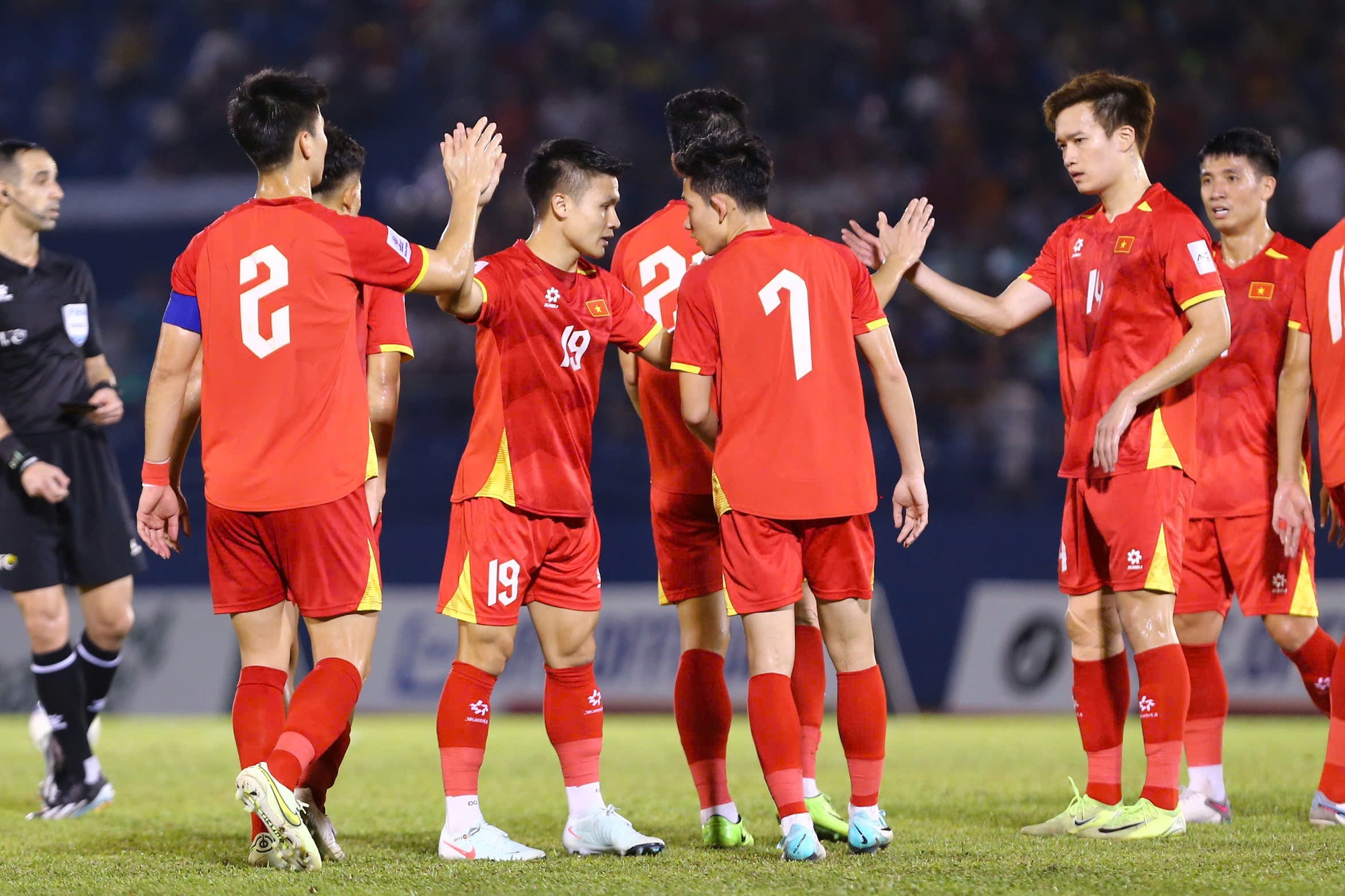 Xuân Son xuất hiện với giao diện cực ngầu, tuyển Việt Nam lên đường, sắp gieo sầu cho Malaysia?- Ảnh 7. Xuân Son xuất hiện với giao diện cực ngầu, tuyển Việt Nam lên đường, sắp gieo sầu cho Malaysia?- Ảnh 7.