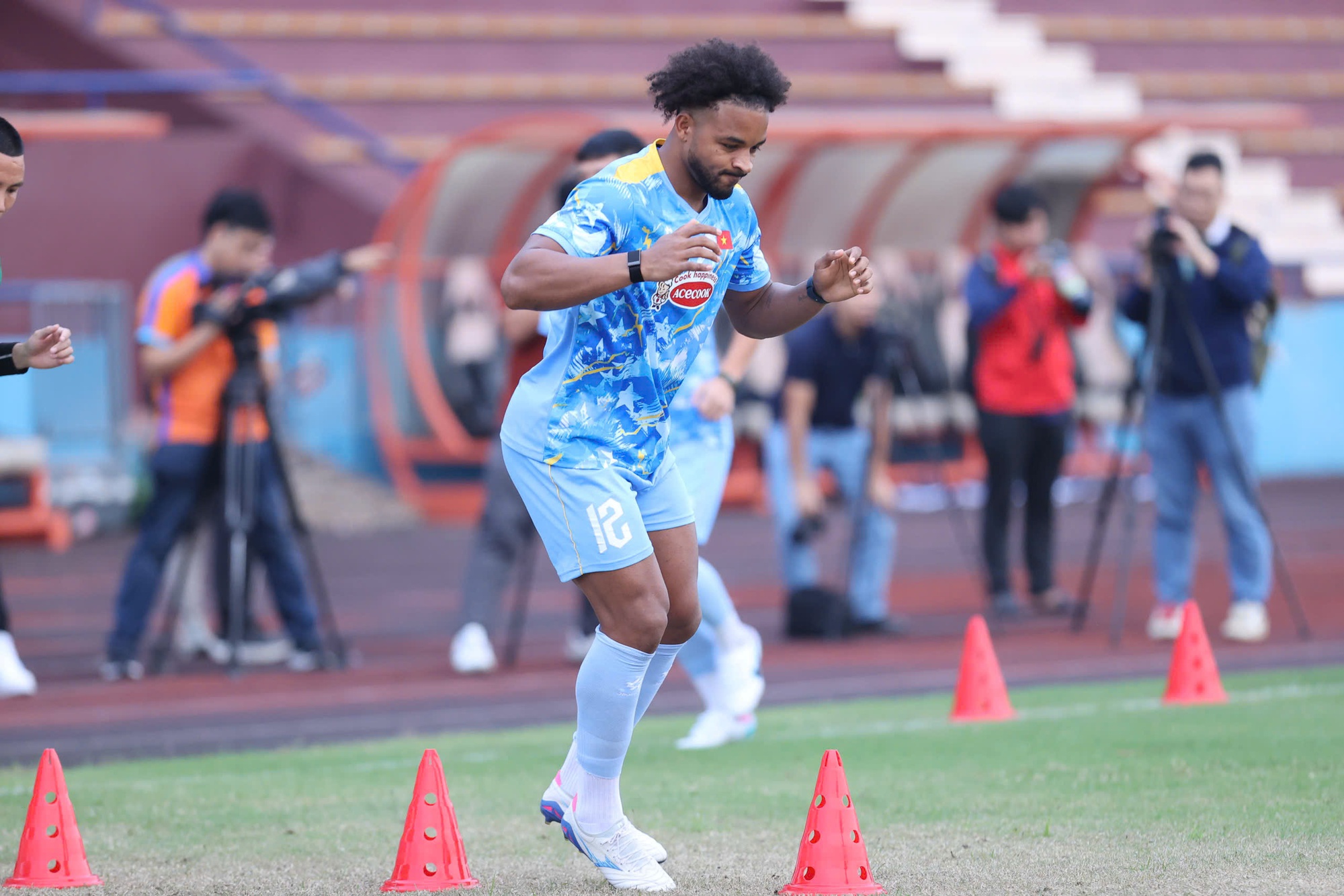 Xuân Son xuất hiện với giao diện cực ngầu, tuyển Việt Nam lên đường, sắp gieo sầu cho Malaysia?- Ảnh 5. Xuân Son xuất hiện với giao diện cực ngầu, tuyển Việt Nam lên đường, sắp gieo sầu cho Malaysia?- Ảnh 5.