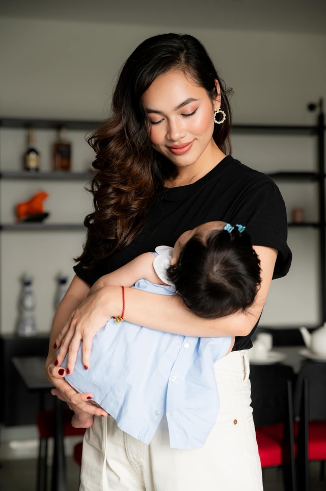 Bí mật muốn giấu kín của Á hậu Việt có con với chồng Việt kiều hơn 2 tuổi, vừa gặp đã muốn cưới- Ảnh 5. Bí mật muốn giấu kín của Á hậu Việt có con với chồng Việt kiều hơn 2 tuổi, vừa gặp đã muốn cưới- Ảnh 5.