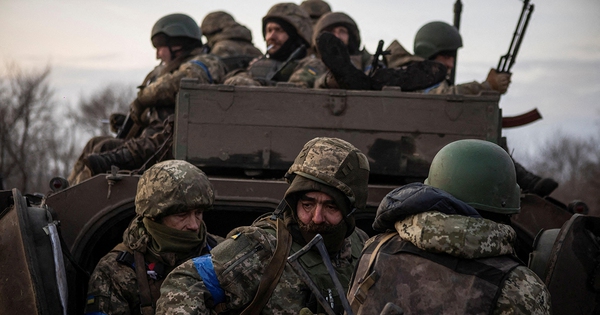 Ukraine xác nhận rút quân, Nga tuyên bố 