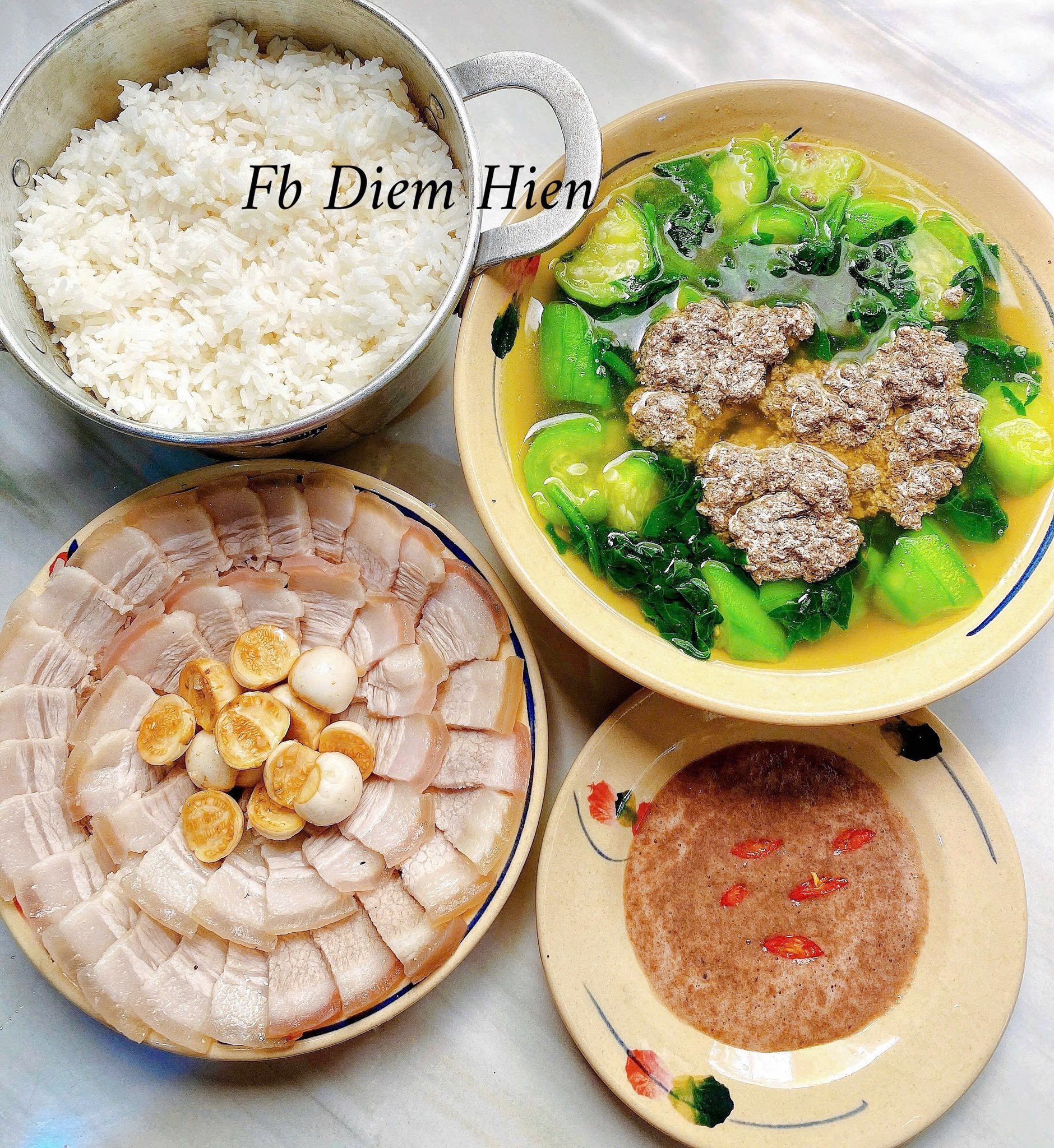 Seri "cơm nh&agrave; 2 m&oacute;n" của mom ở Bến Tre khuấy đảo MXH, nấu trong 30 ph&uacute;t m&agrave; m&oacute;n n&agrave;o cũng ngon như ở tiệm- Ảnh 4.