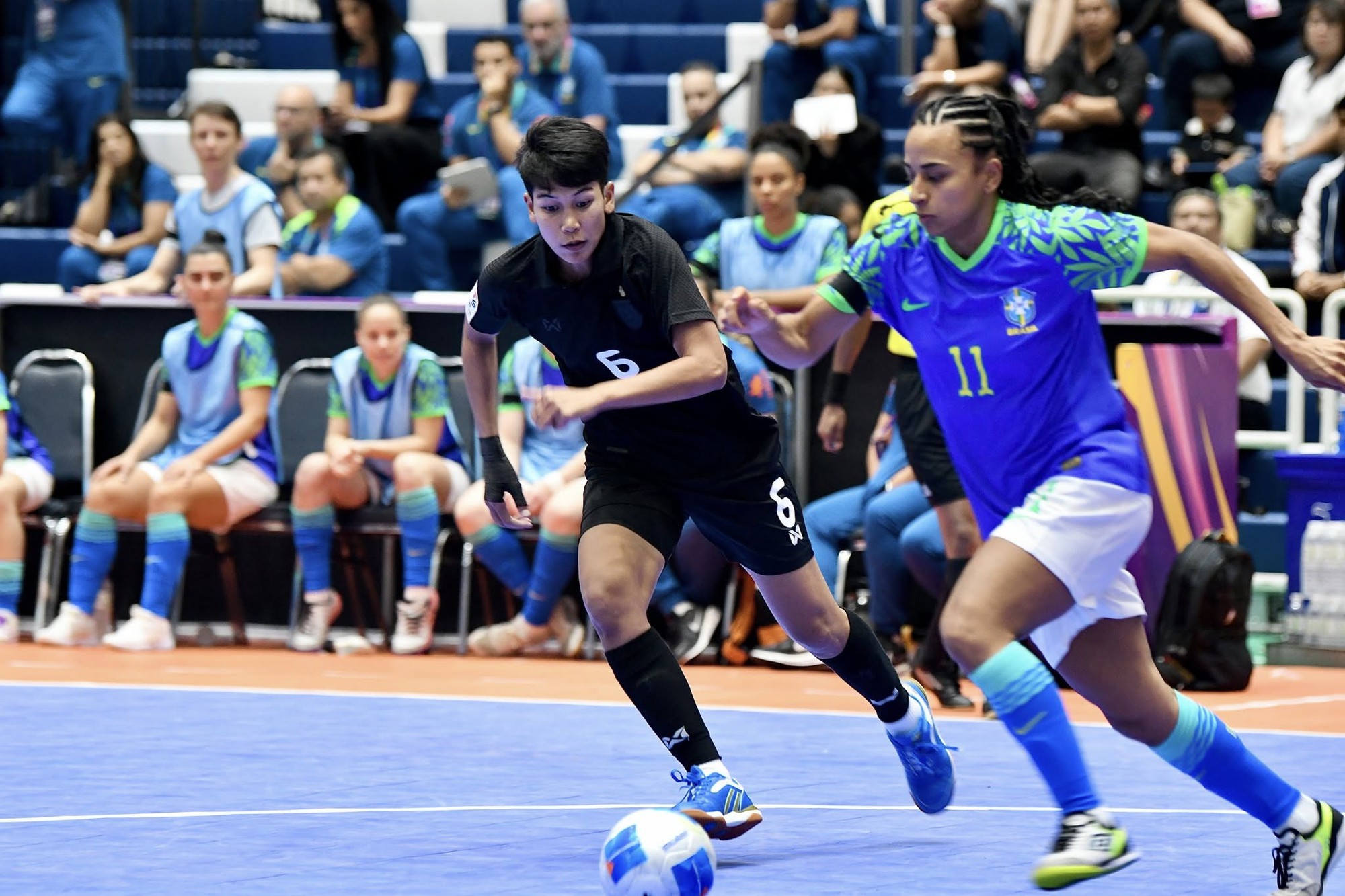 Thua đậm Brazil, HLV Thái Lan vẫn gián tiếp “đe doạ” Tây Ban Nha trước World Cup- Ảnh 1. Thua đậm Brazil, HLV Thái Lan vẫn gián tiếp “đe doạ” Tây Ban Nha trước World Cup- Ảnh 1.