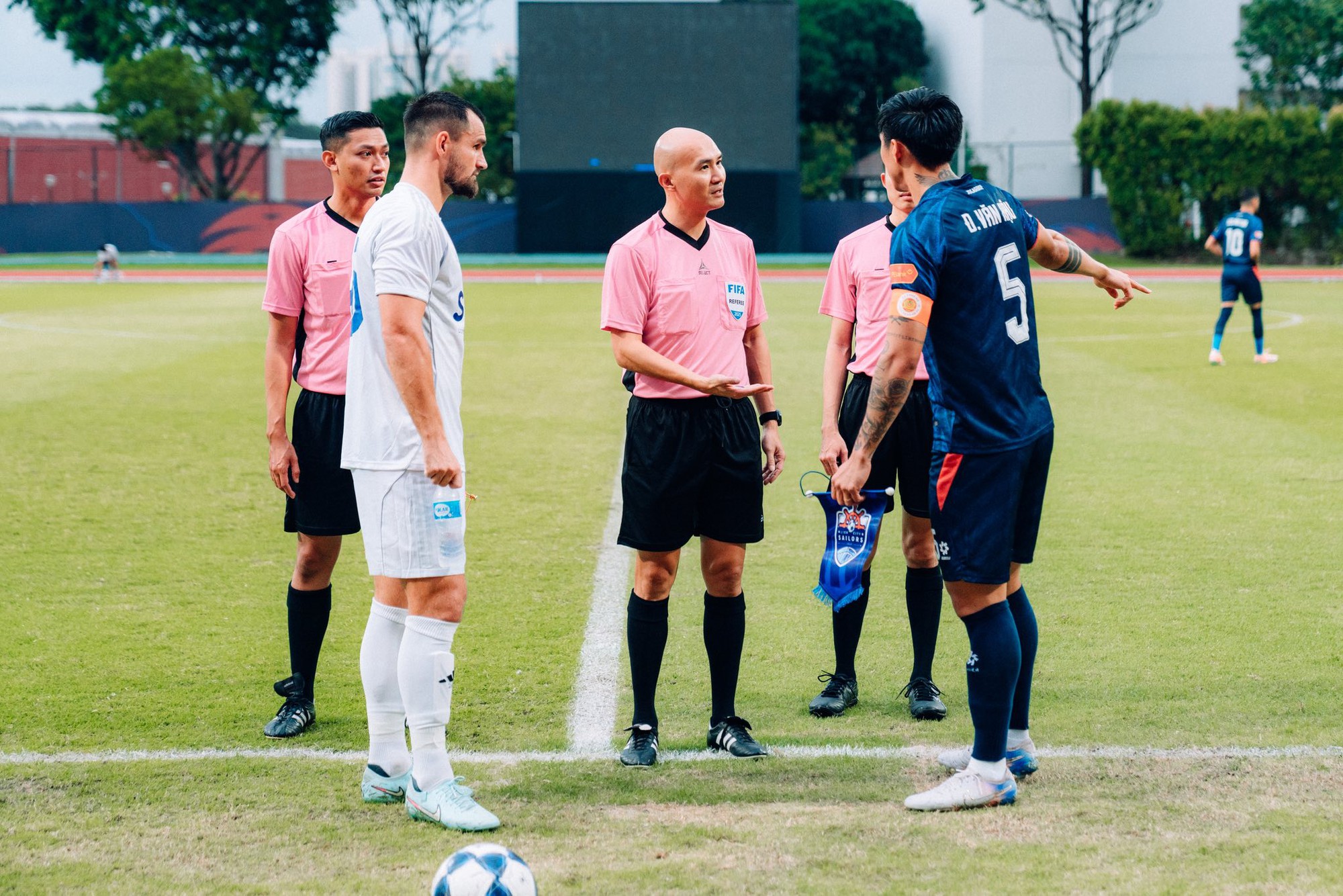 Đoàn Văn Hậu làm đội trưởng- Ảnh 2.