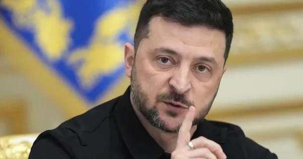 Zircon ra đòn chấn động, nghi trúng hầm sĩ quan NATO – Cả trăm người nổi loạn, ông Zelensky đối diện điều chưa từng có- Ảnh 4. Zircon ra đòn chấn động, nghi trúng hầm sĩ quan NATO – Cả trăm người nổi loạn, ông Zelensky đối diện điều chưa từng có- Ảnh 4.