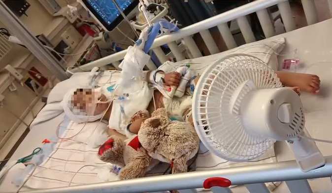 Bé trai 2 tuổi tử vong chỉ vì bác sĩ... kê đơn thuốc thiếu 1 dấu phẩy- Ảnh 1. Bé trai 2 tuổi tử vong chỉ vì bác sĩ... kê đơn thuốc thiếu 1 dấu phẩy- Ảnh 1.