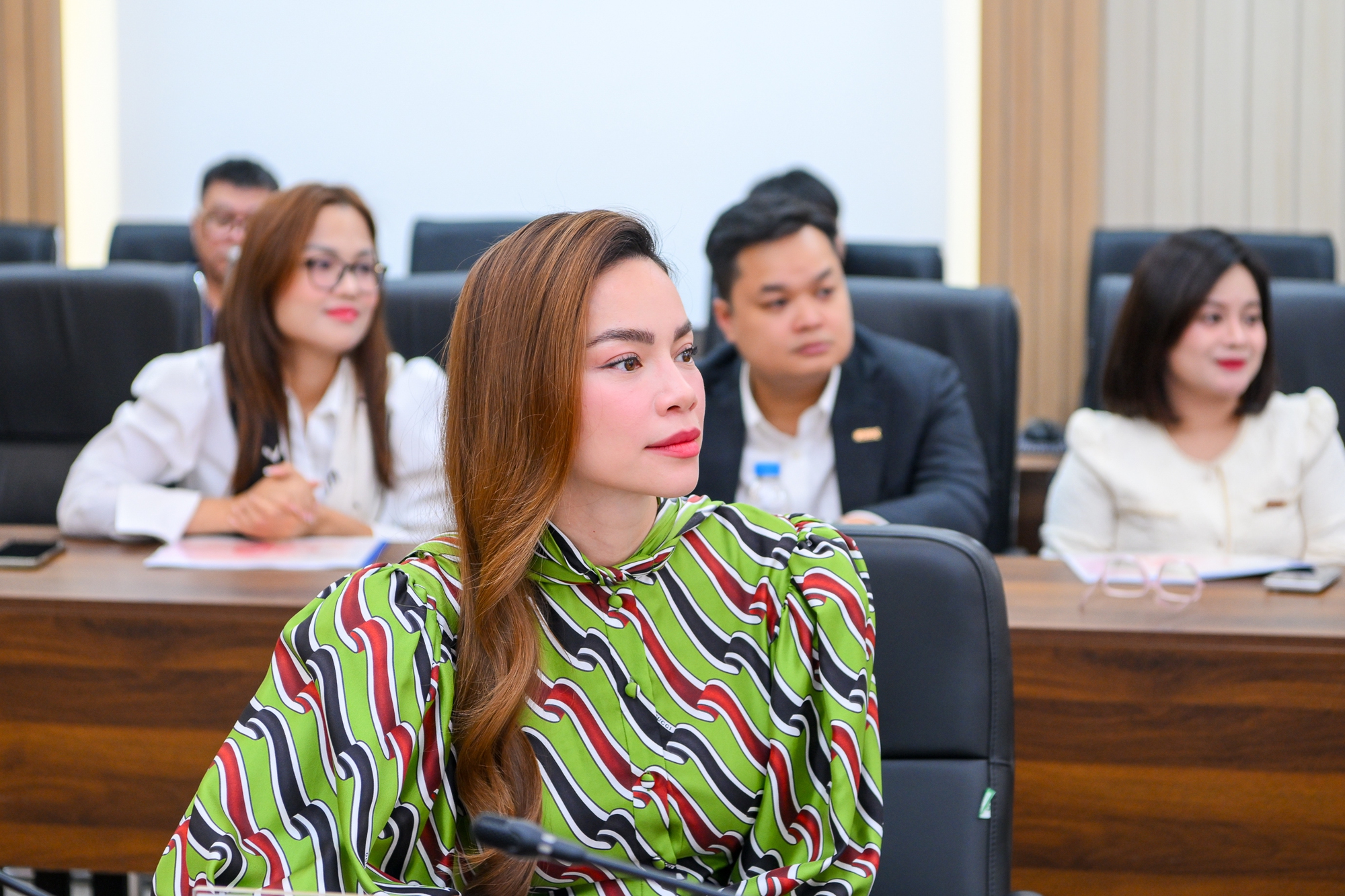 Hồ Ngọc Hà thu hút mọi ánh nhìn tại Vòng Chung kết Giải Hành động vì Cộng đồng - Human Act Prize 2025 - Ảnh 5. Hồ Ngọc Hà thu hút mọi ánh nhìn tại Vòng Chung kết Giải Hành động vì Cộng đồng - Human Act Prize 2025 - Ảnh 5.