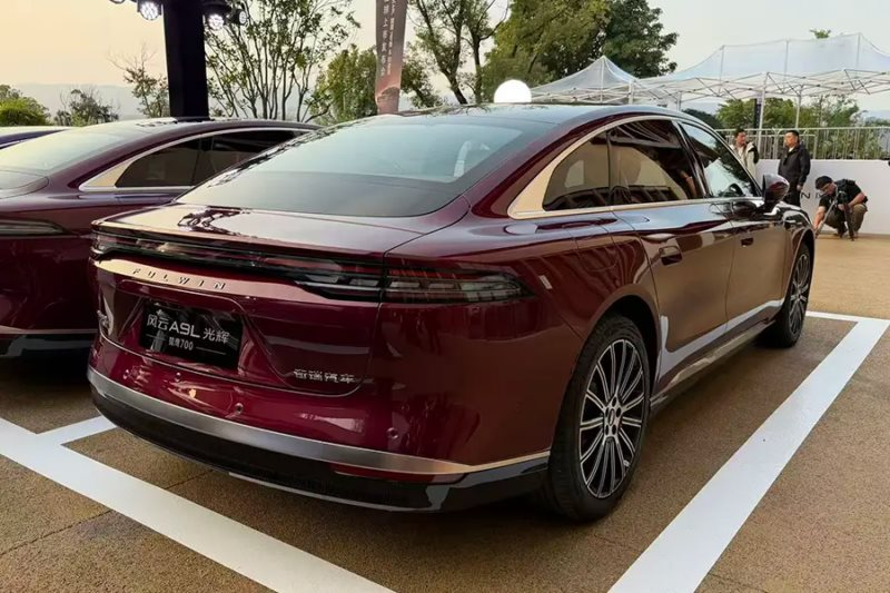 Hãng xe xây nhà máy tại Việt Nam vừa ra mắt ‘bom tấn’ xe hybrid đi 2.500 km, giá khởi điểm hơn 600 triệu đồng- Ảnh 2.