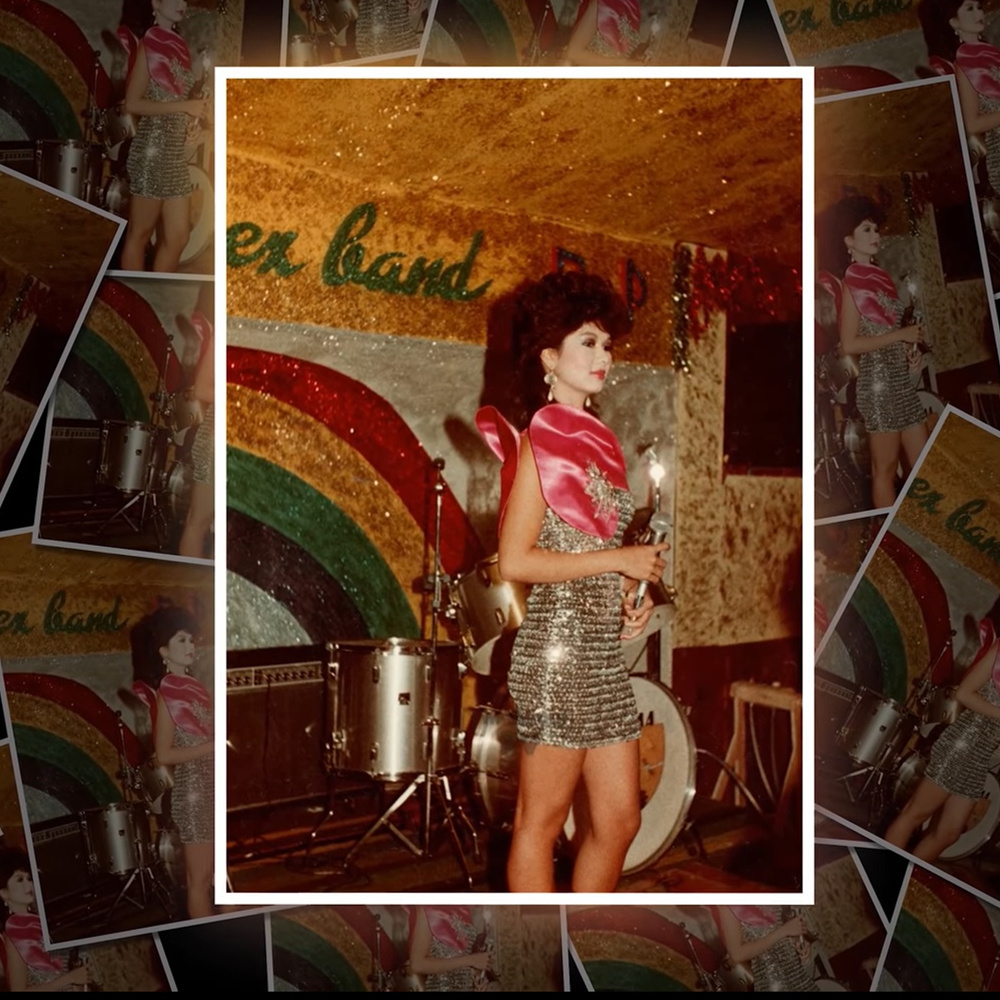 Tuổi 62 sống lang thang ngoài đường của nữ ca sĩ là mỹ nhân đình đám một thời- Ảnh 2. Tuổi 62 sống lang thang ngoài đường của nữ ca sĩ là mỹ nhân đình đám một thời- Ảnh 2.