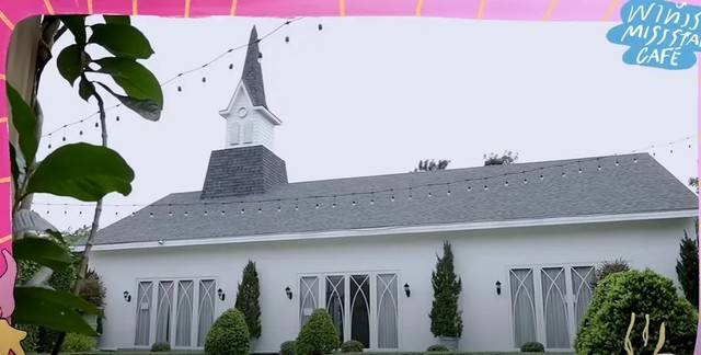 Bên trong biệt thự 8.000m2, gần 140 tỷ của ma nữ đẹp nhất Thái Lan Bên trong biệt thự 8.000m2, gần 140 tỷ của ma nữ đẹp nhất Thái Lan