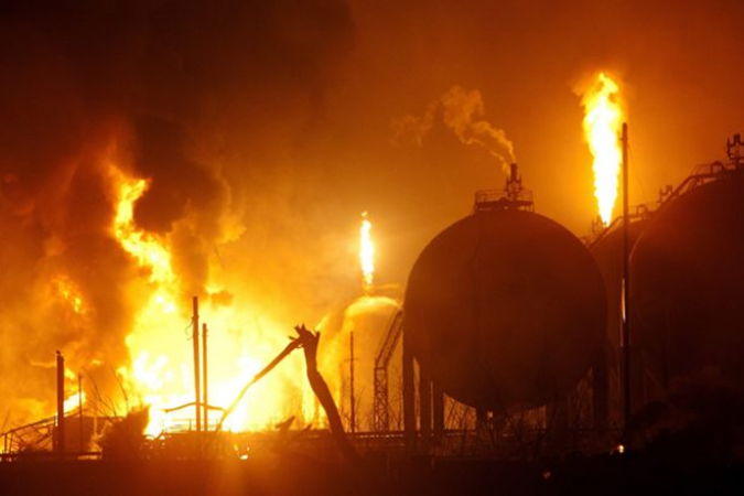 TST: Nga nã Zircon giữa lúc chiến cơ Pháp thị uy, một loạt tàu chìm nghỉm - Cột lửa cao hàng km, NATO rúng động- Ảnh 3.