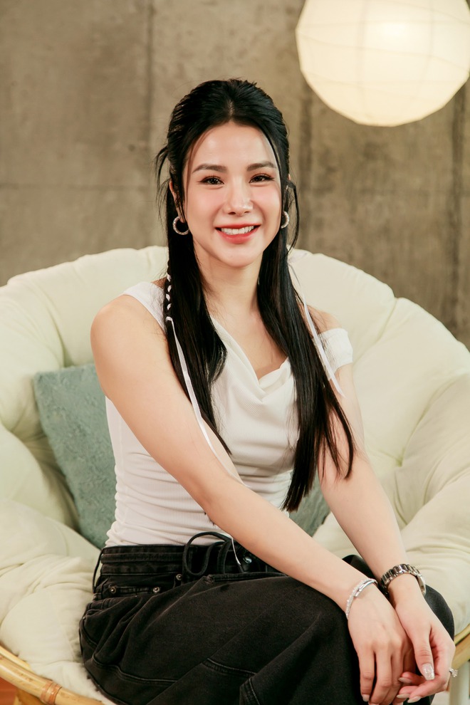 Bên trong ngôi nhà Bên trong ngôi nhà