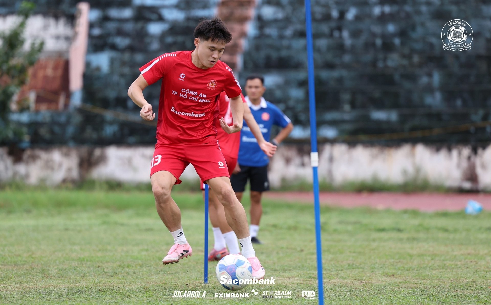 Xuân Son sẽ đá chính, sao Việt kiều "thăng hoa" vì Văn Hậu, ĐT Việt Nam đại thắng Lào?- Ảnh 2. Xuân Son sẽ đá chính, sao Việt kiều "thăng hoa" vì Văn Hậu, ĐT Việt Nam đại thắng Lào?- Ảnh 2.