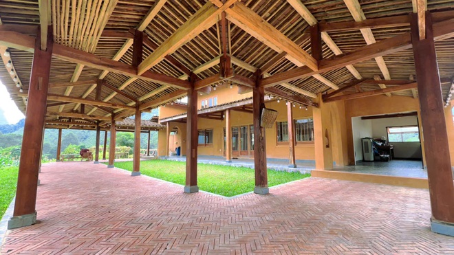 Cặp vợ chồng chi 3 tỷ x&acirc;y nh&agrave; như cổ t&iacute;ch tr&ecirc;n v&ugrave;ng n&uacute;i Tuy&ecirc;n Quang: View triệu đ&ocirc;, 0 đồng rau củ- Ảnh 5.