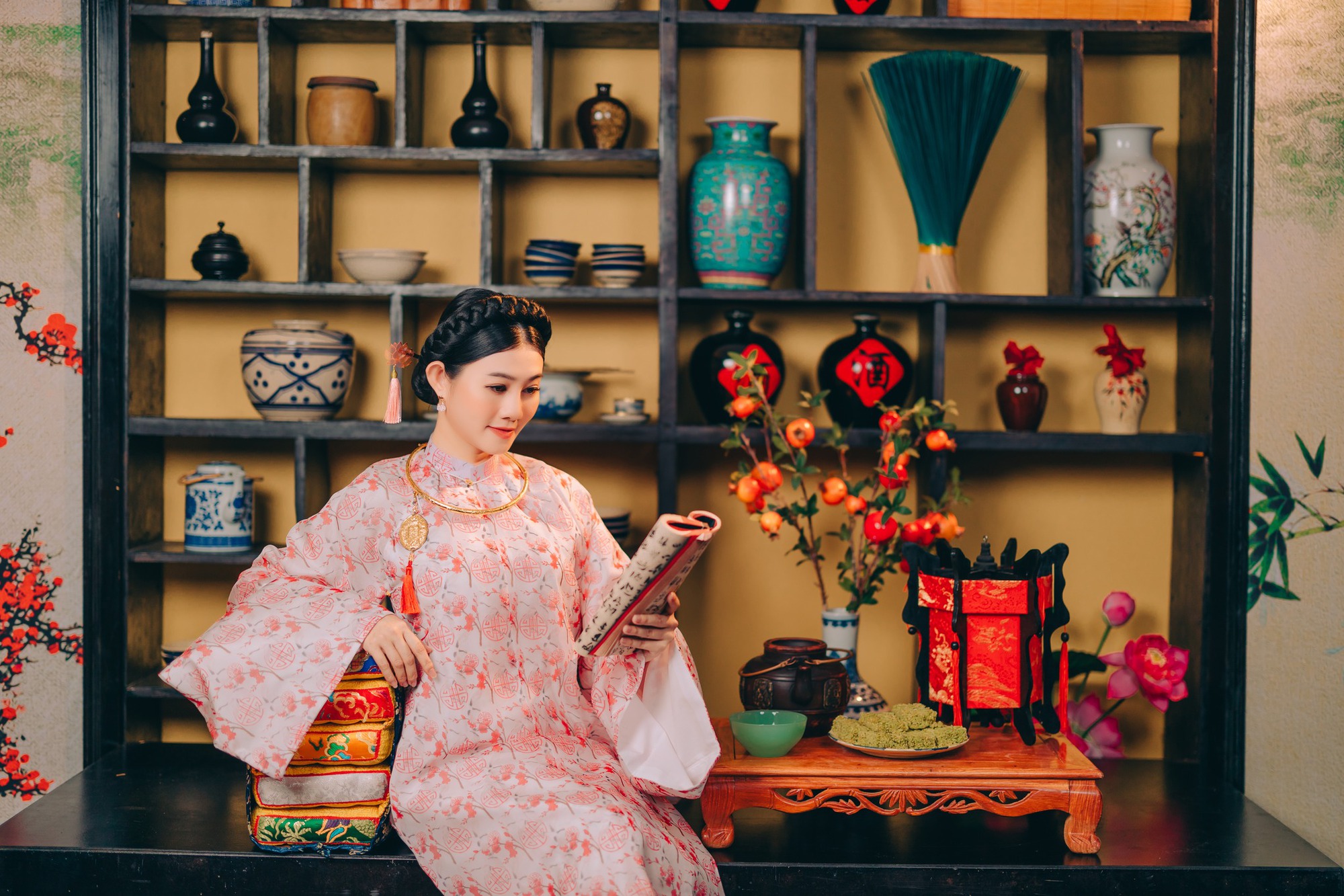 Hậu duệ gia tộc lừng lẫy miền Nam: Là NSND, sở hữu 2 biệt thự, đeo đồng hồ 10 tỉ, 44 tuổi vẫn độc thân- Ảnh 1. Hậu duệ gia tộc lừng lẫy miền Nam: Là NSND, sở hữu 2 biệt thự, đeo đồng hồ 10 tỉ, 44 tuổi vẫn độc thân- Ảnh 1.