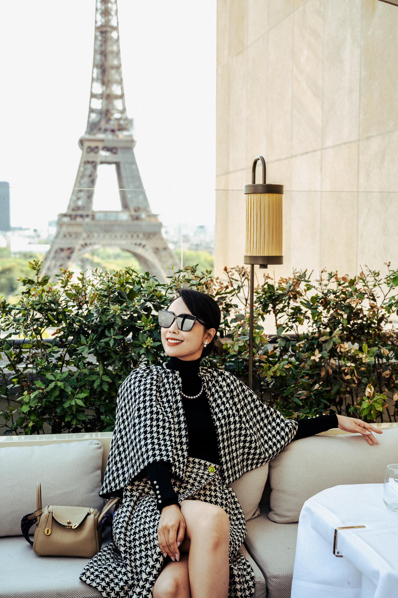 Phía sau những cú biến mất khỏi showbiz Việt của hội “hồng nhan bạc tỷ”- Ảnh 2. Phía sau những cú biến mất khỏi showbiz Việt của hội “hồng nhan bạc tỷ”- Ảnh 2.