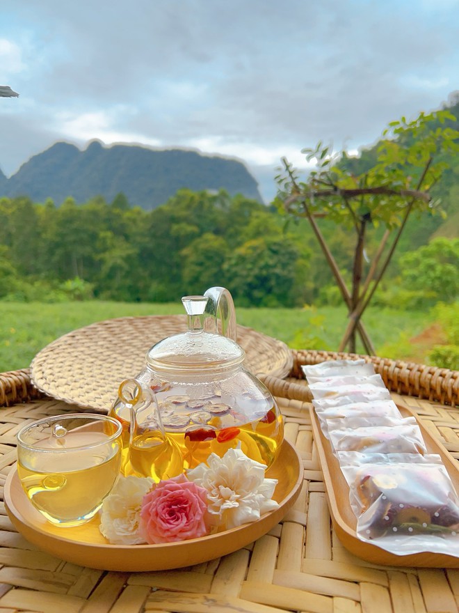 Cặp vợ chồng chi 3 tỷ x&acirc;y nh&agrave; như cổ t&iacute;ch tr&ecirc;n v&ugrave;ng n&uacute;i Tuy&ecirc;n Quang: View triệu đ&ocirc;, 0 đồng rau củ- Ảnh 20.