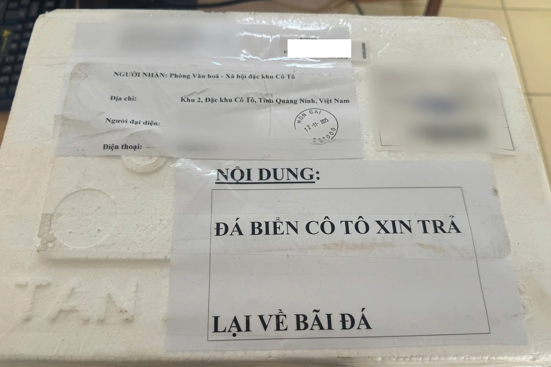 Du khách trả lại 14 kg đá cuội lấy từ Cô Tô 10 năm trước: Bưu phẩm đặc biệt cùng tâm thư "gây bão"- Ảnh 1. Du khách trả lại 14 kg đá cuội lấy từ Cô Tô 10 năm trước: Bưu phẩm đặc biệt cùng tâm thư "gây bão"- Ảnh 1.