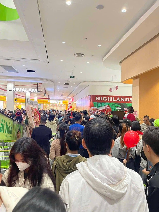 Trung tâm thương mại 20 triệu USD chính thức có mặt tại thành phố đáng sống nhất Việt Nam - Ảnh 5.