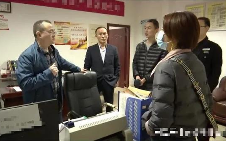 Mua nhà 2,6 tỷ đồng chưa kịp ở đã bị gia đình 8 người lạ “cướp” mất, chủ nhà chết sững- Ảnh 1.