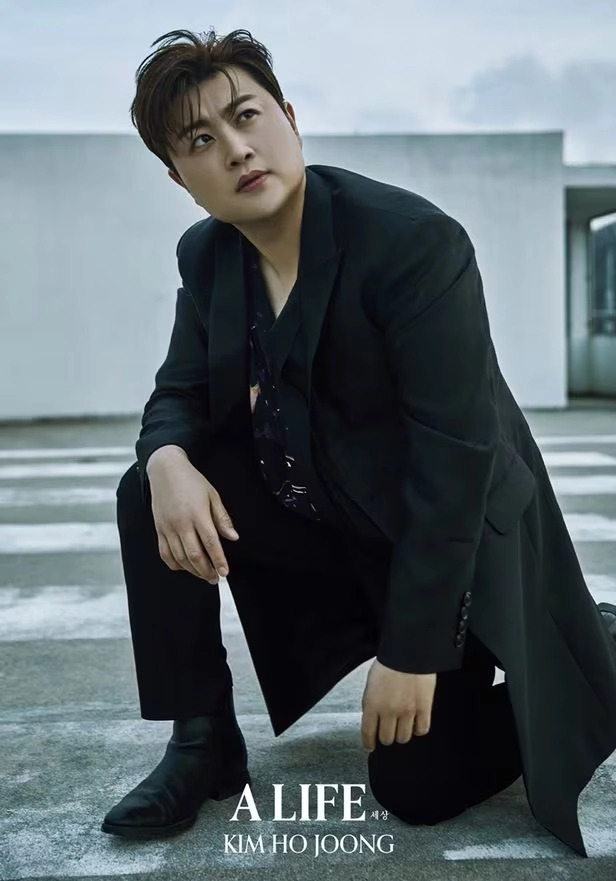 Chấn động tin nam ca sĩ 9X nghi bị uy hiếp trong t&ugrave;, phải chuyển n&oacute;ng gần 550 triệu cho quản gi&aacute;o trại giam?- Ảnh 1.