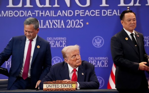 Biên giới Thái Lan–Campuchia súng lại nổ, thỏa thuận hòa bình bên bờ sụp đổ: Ông Trump 'tung đòn' đe dọa