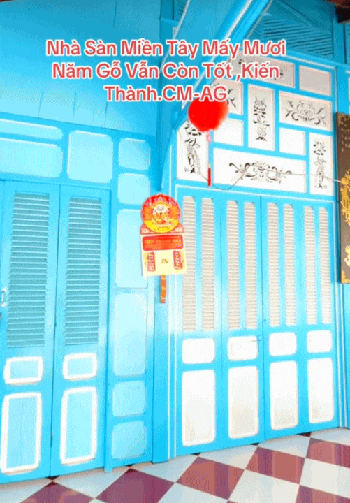 Nh&agrave; gỗ miền T&acirc;y: V&igrave; sao phải xanh ngắt, hoa văn rực rỡ mới ra đ&uacute;ng chất 