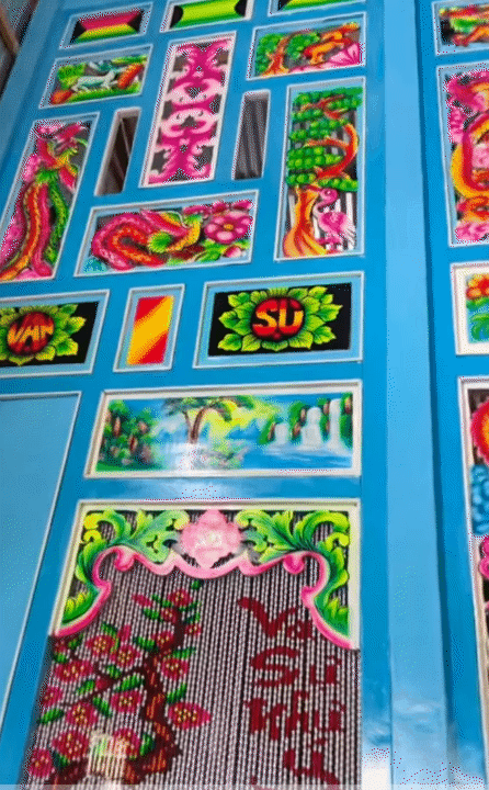 Nh&agrave; gỗ miền T&acirc;y: V&igrave; sao phải xanh ngắt, hoa văn rực rỡ mới ra đ&uacute;ng chất 