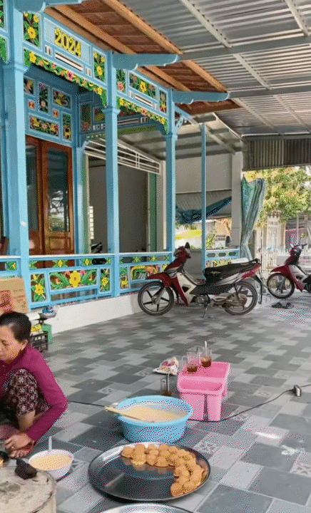 Nh&agrave; gỗ miền T&acirc;y: V&igrave; sao phải xanh ngắt, hoa văn rực rỡ mới ra đ&uacute;ng chất 