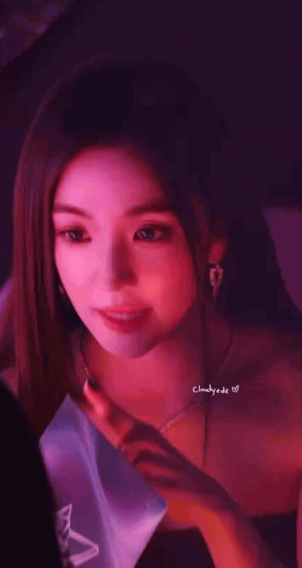 Đệ nhất mỹ nh&acirc;n đẹp đến mức 11 năm kh&ocirc;ng ai so&aacute;n ng&ocirc;i, bị tẩy chay rồi lại "quay xe" chỉ nhờ nhan sắc- Ảnh 2.