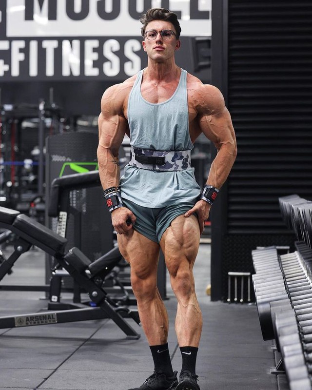 Quái vật thể hình có một không hai trên thế giới, xem ảnh chỉ có sốc- Ảnh 1.