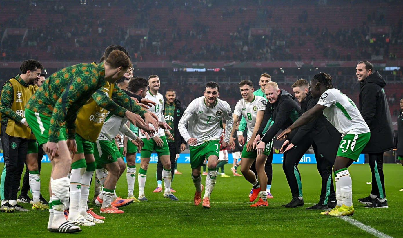 Parrott từ gã phiêu bạt giang hồ đến cú hat-trick điên rồ đưa Ireland sống lại giấc mơ World Cup- Ảnh 1.