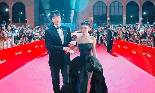 Đâu mới là nhan sắc thật của Kim Yoo Jung?- Ảnh 2. Đâu mới là nhan sắc thật của Kim Yoo Jung?- Ảnh 2.